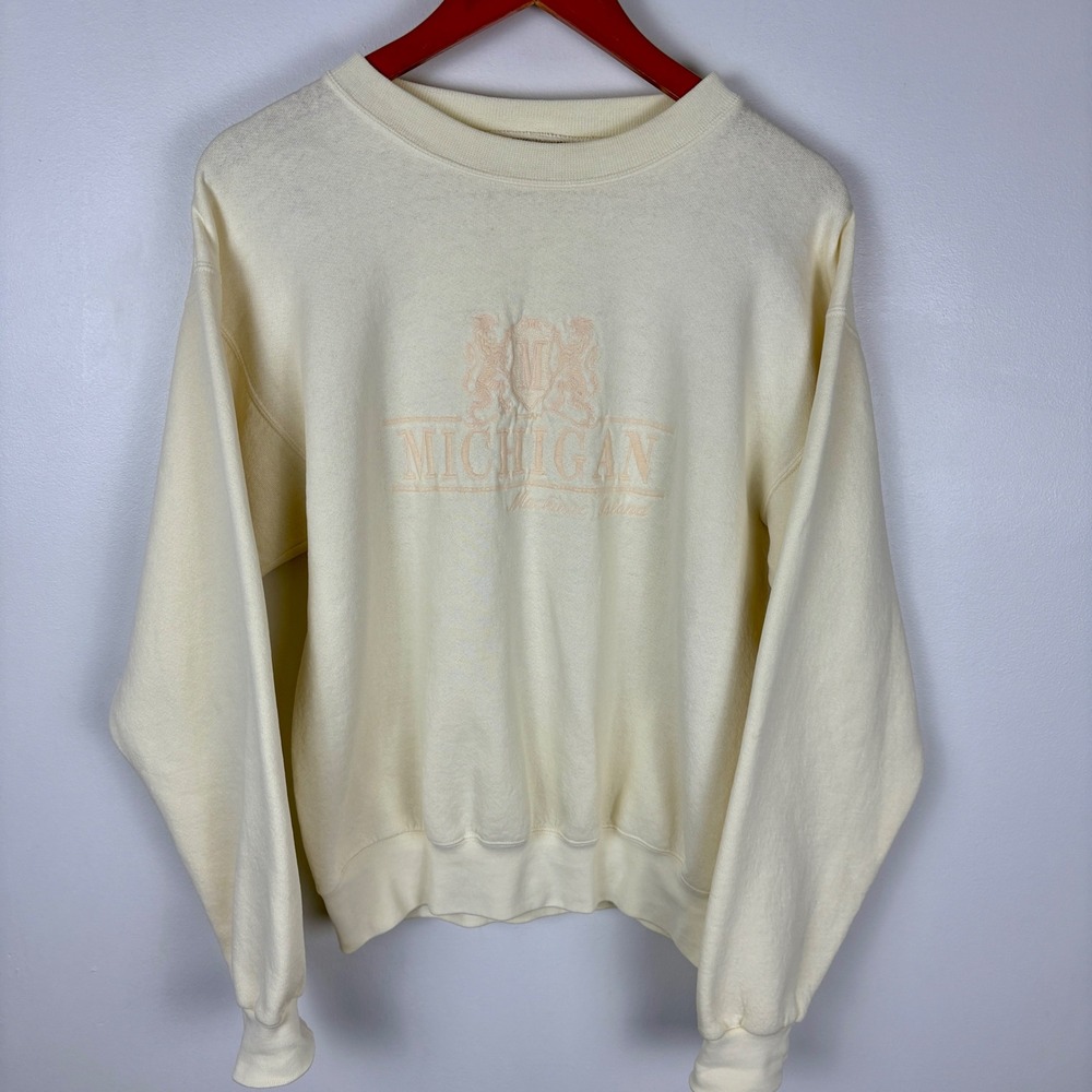 Vintage Michigan Mackinac Island Sweatshirt‎ Cream Embroidered Graphic Crewneck